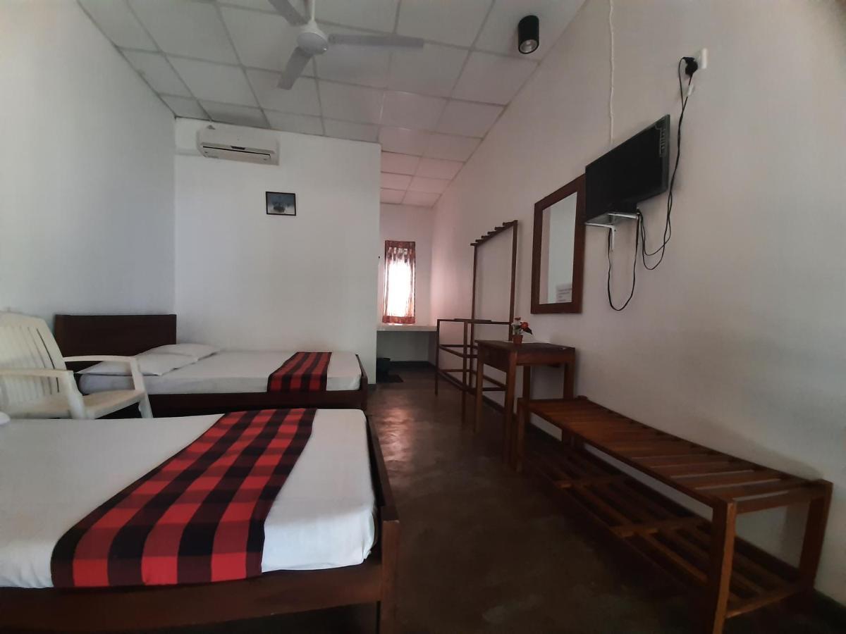 Katagamuwa Rest Otel Kataragama Dış mekan fotoğraf