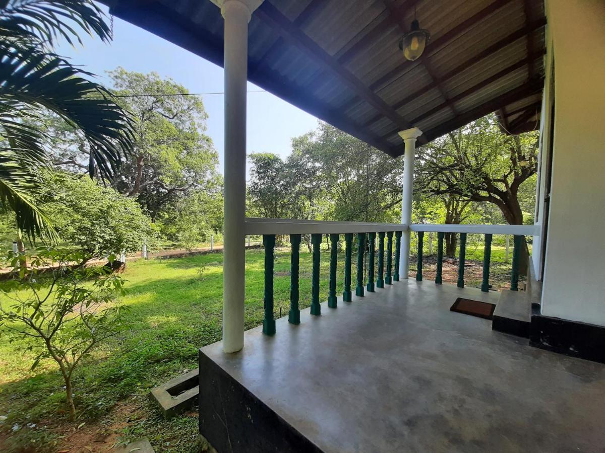Katagamuwa Rest Otel Kataragama Dış mekan fotoğraf