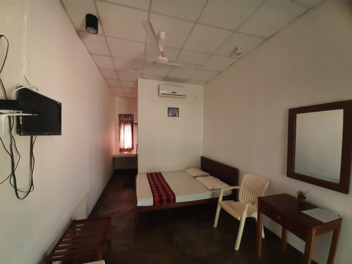 Katagamuwa Rest Otel Kataragama Dış mekan fotoğraf