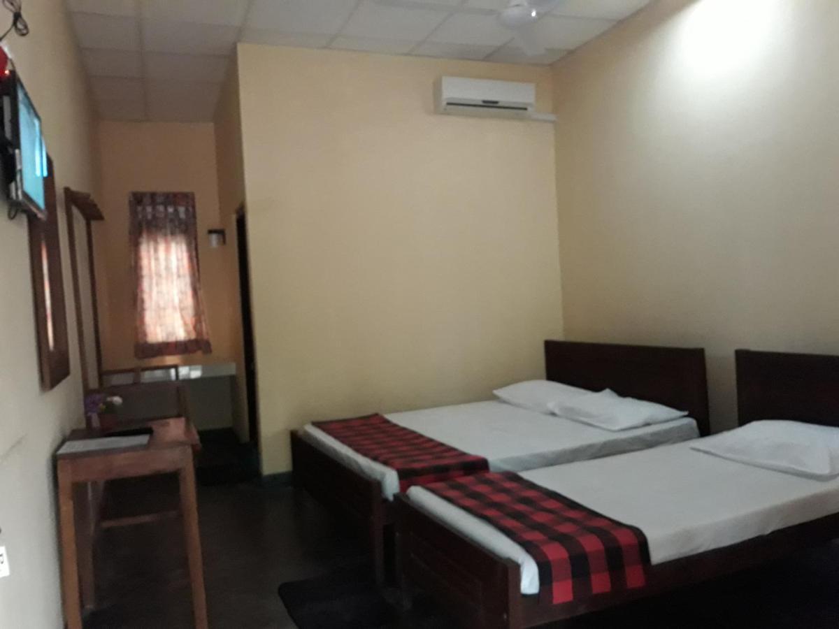Katagamuwa Rest Otel Kataragama Dış mekan fotoğraf