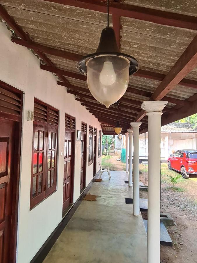 Katagamuwa Rest Otel Kataragama Dış mekan fotoğraf